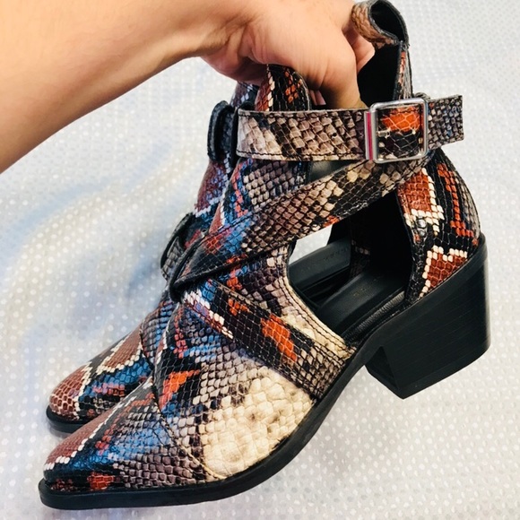 Allsaints Darcy leather pointed toe bootie - Picture 9 of 13